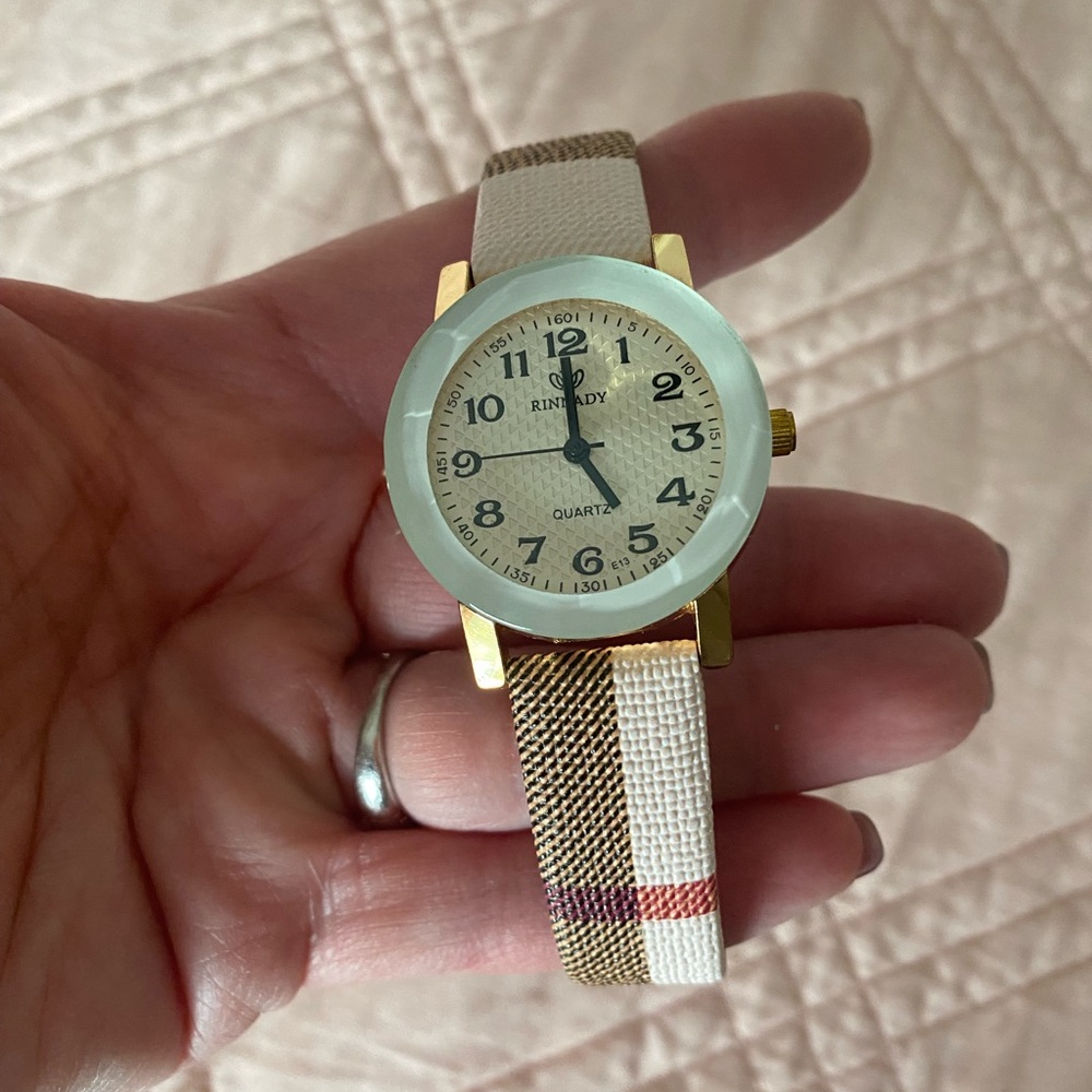 New Stunning plaid Watch - Picture 4 of 8